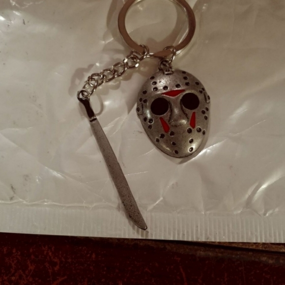 ✅ Jason Hockey Mask Key Chain W/ Machete - Picture 3 of 3